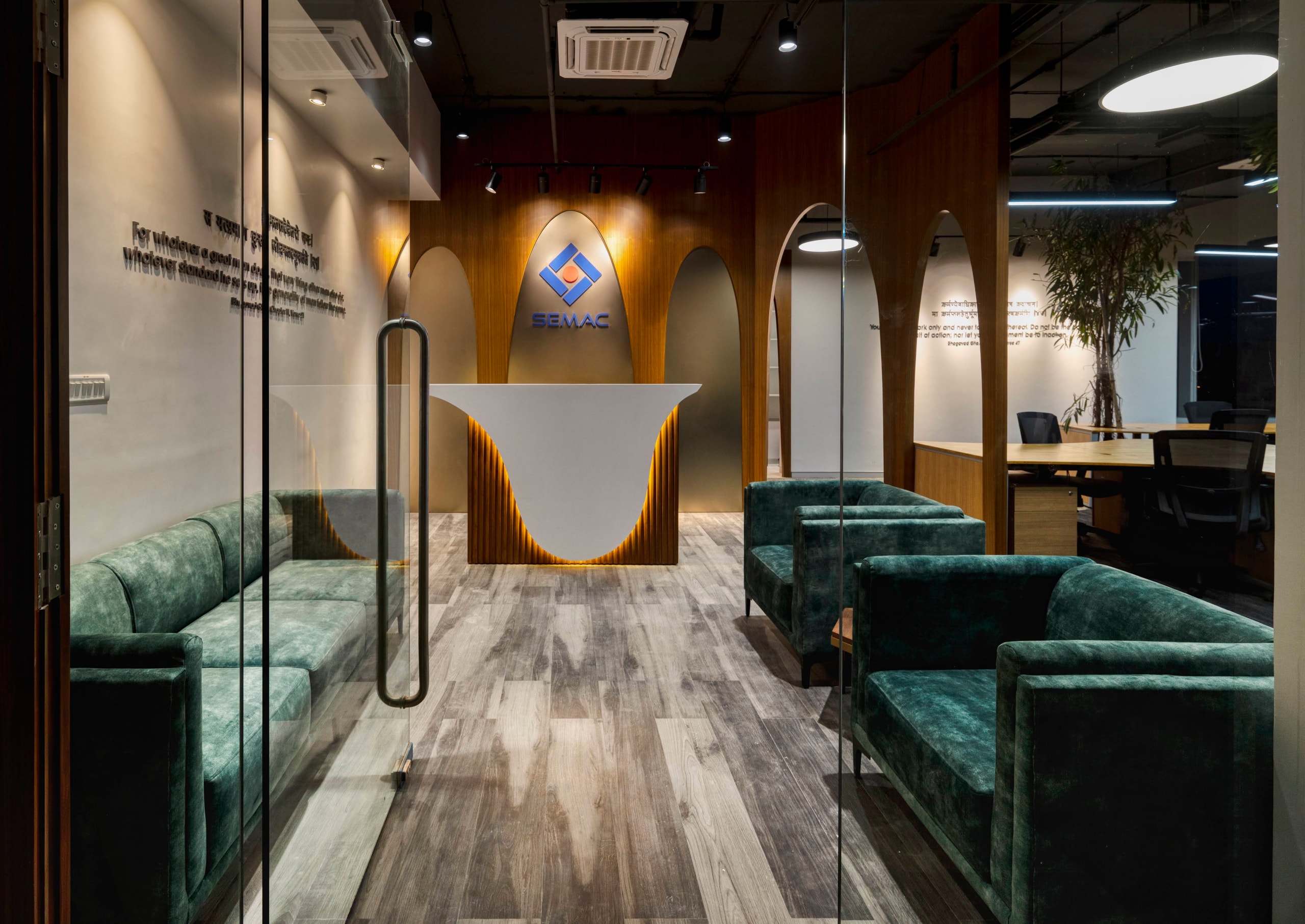 Semac Consultants, Mumbai Office commercial interior by Madane Design Workshop.